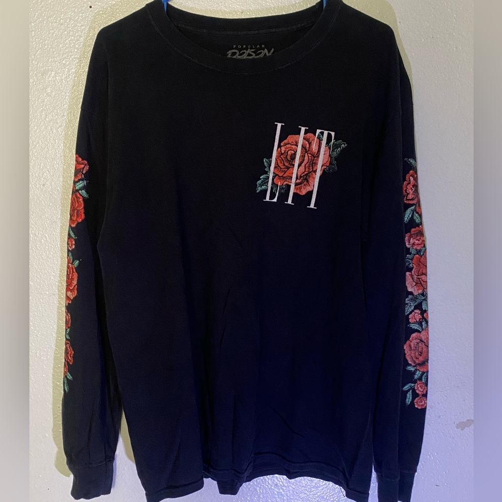 Rose t shirt large